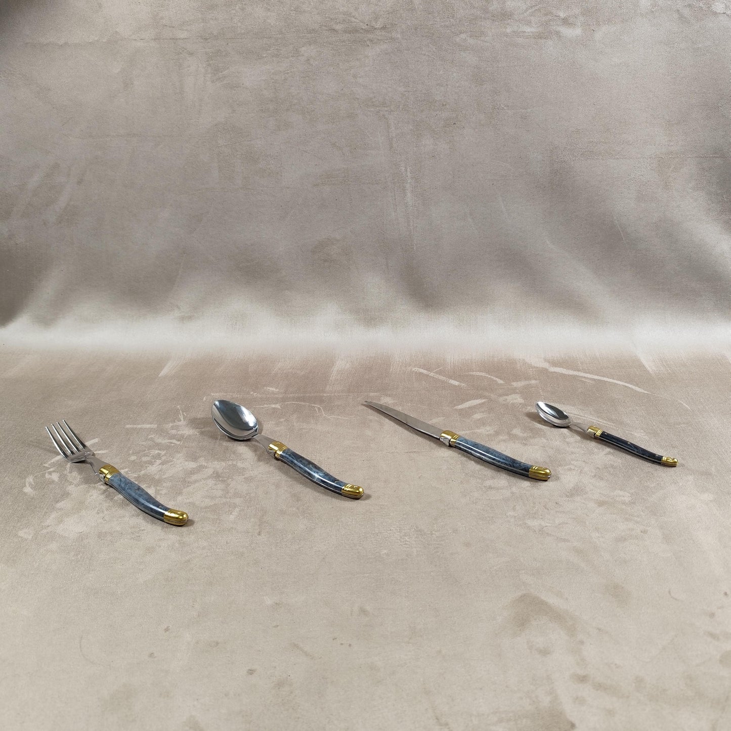 Ménagère 6 personnes 24 pièces Laguiole en inox en écrin Vintage 1980