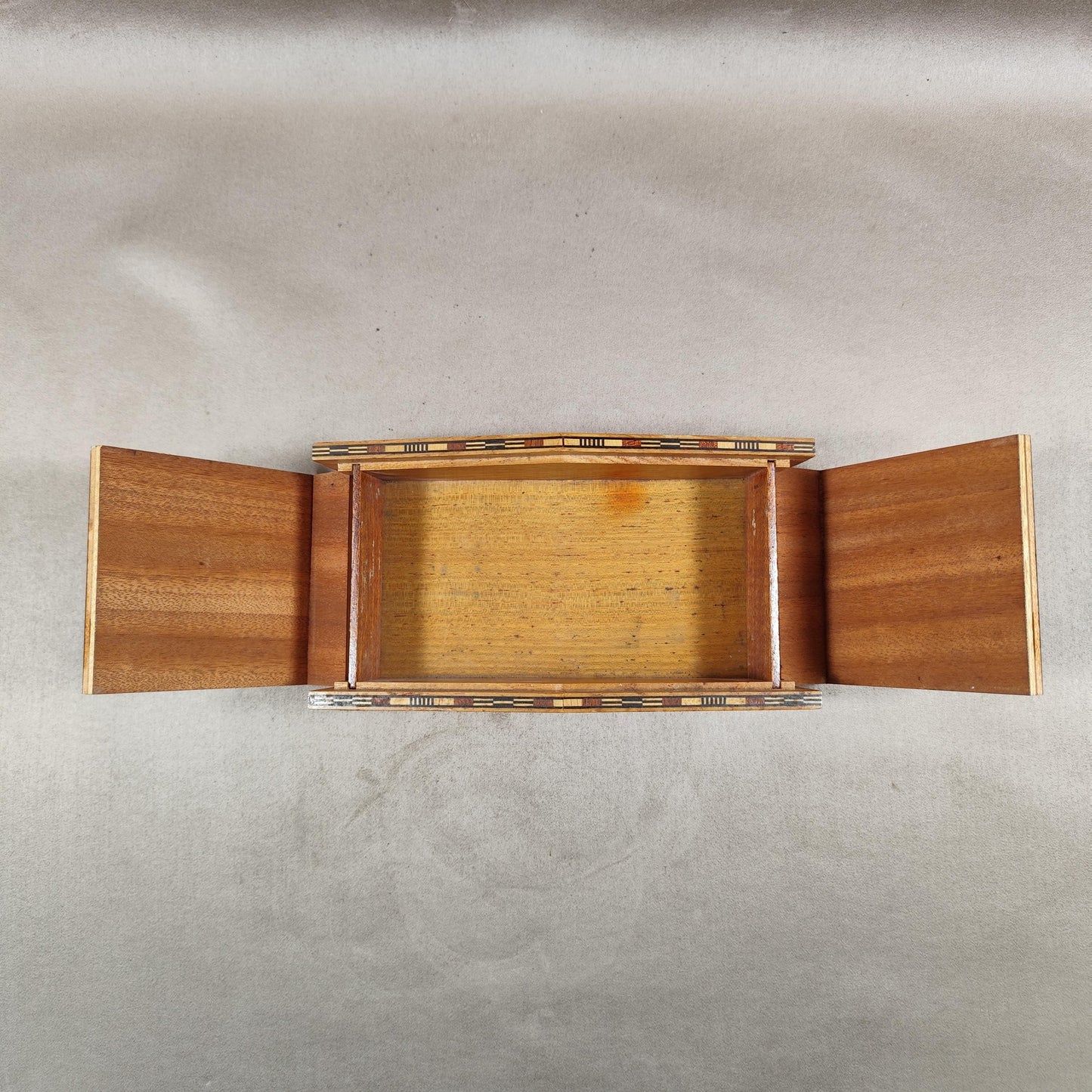 Distributeur boite à cigarette en bois Made in France Vintage 1970