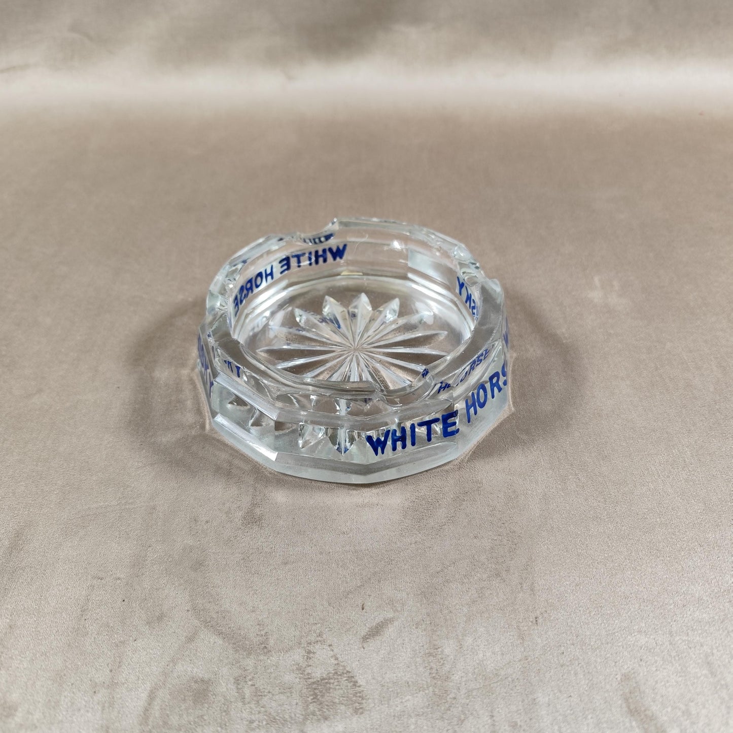 Cendrier Publicitaire White Horse Scotch Whisky en verre Made in France Vintage 1970