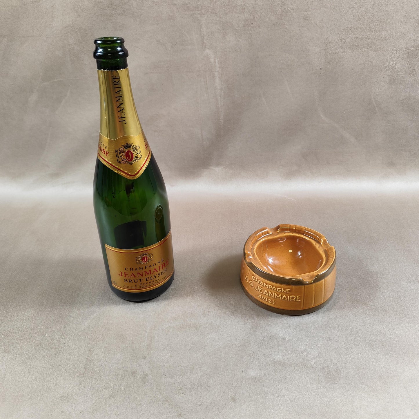 Cendrier Publicitaire Champagne A.G Jean Maire en céramique marron et jaune Made in France Vintage 1950