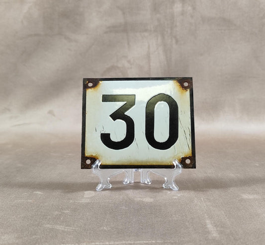 RARE Plaque de rue de ville Française Numéro 30 en tôle émaillée blanche Made in France Vintage 1950