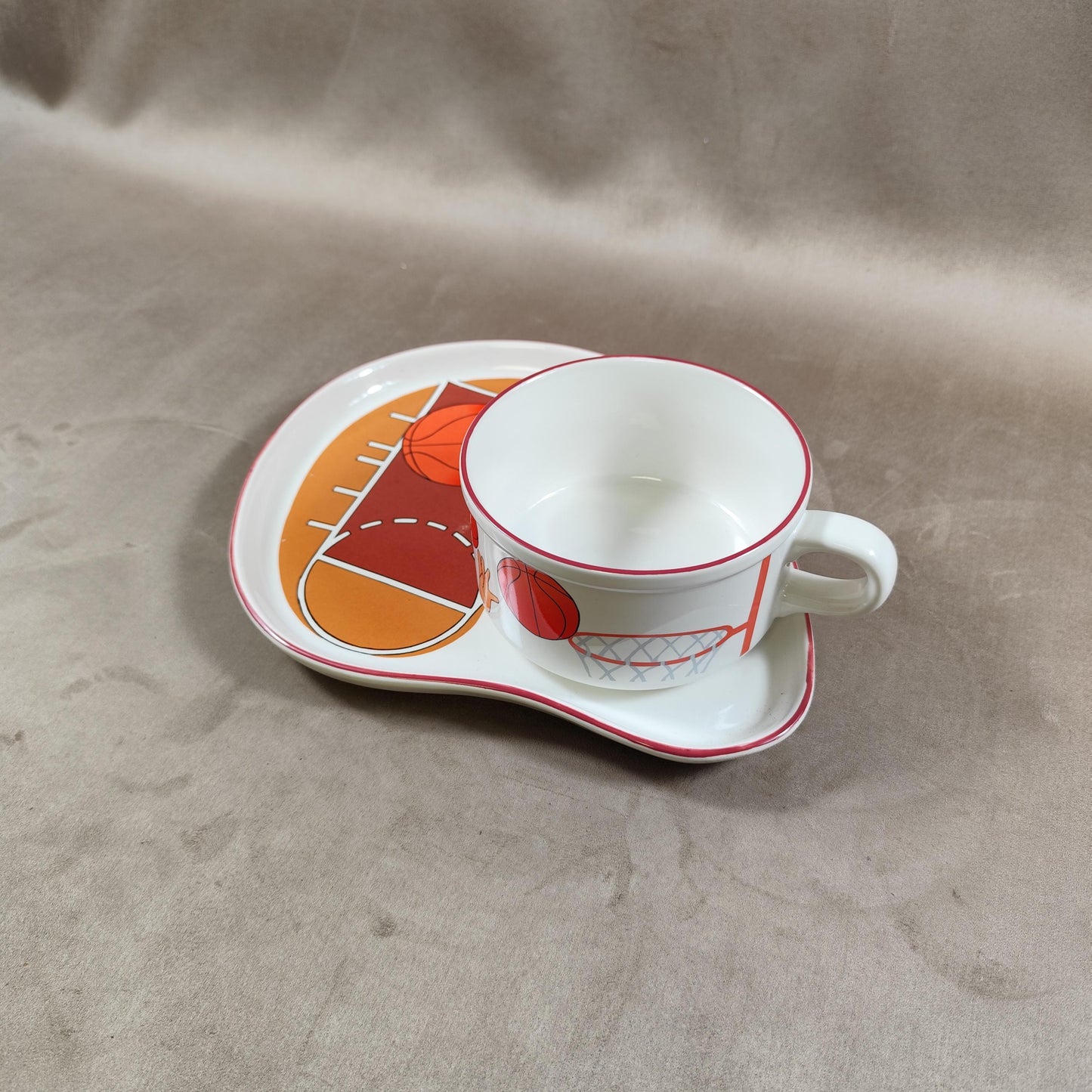 Service à petit déjeuner vintage sur le thème du basket en faience by Maryann Baker 1980