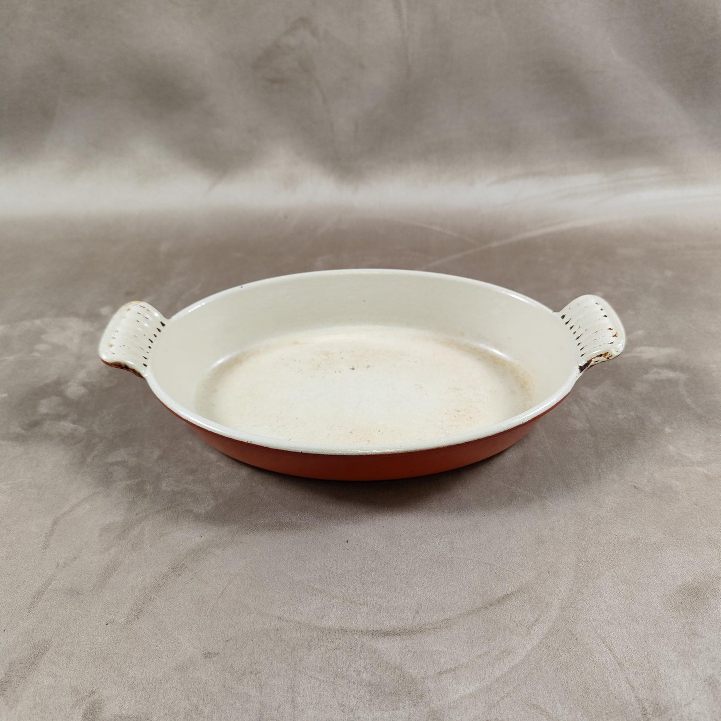 Plat en fonte émaillée orange Made in France Vintage 1970