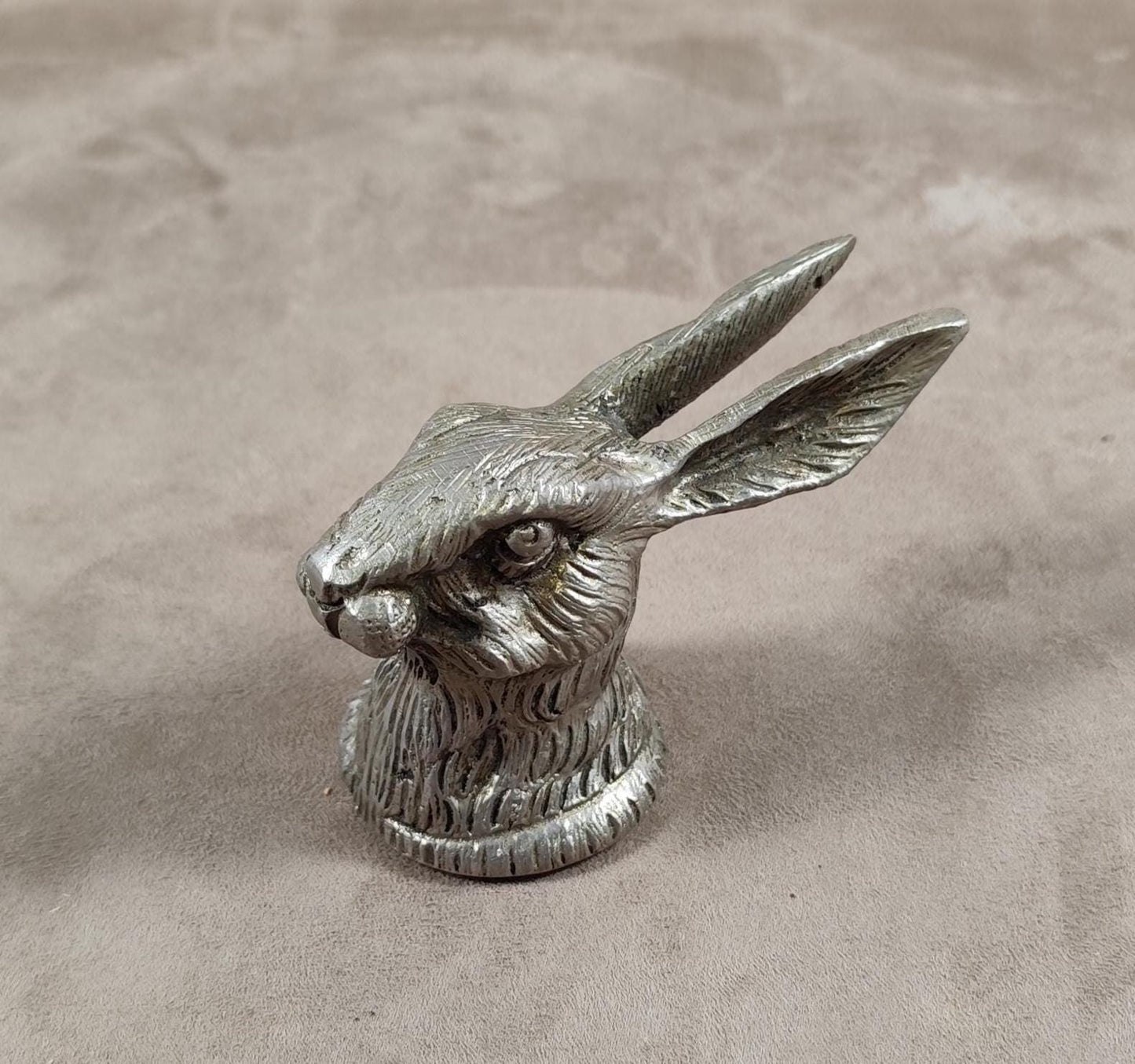 Décapsuleur, Ouvre bouteille en métal en forme de lapin Made in France Vintage 1970