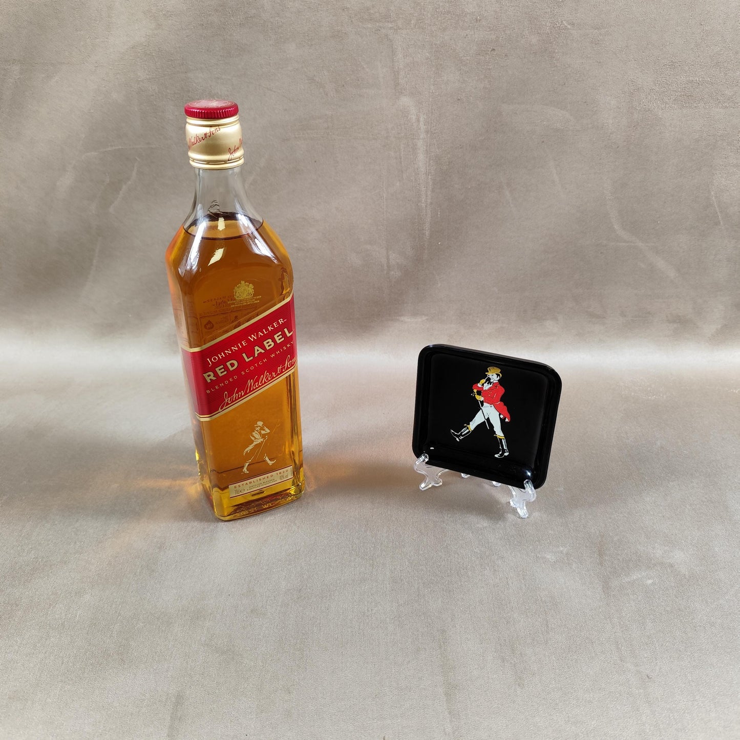 Cendrier Publicitaire Johnnie Walker en verre Made in France Vintage 1970