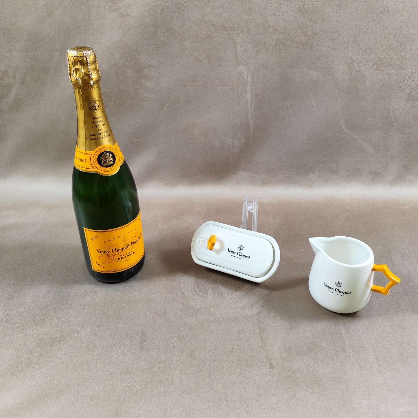 VERY RARE Service de table Champagne Veuve Clicquot Ponsardin en faïence Made in France Vintage 1980