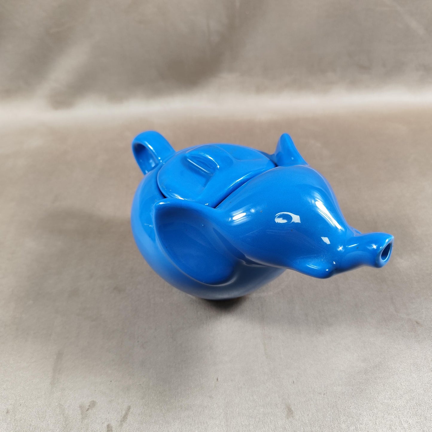 Théière Publicitaire en forme d'éléphant Lipton en céramique bleu Made in France Vintage 1980