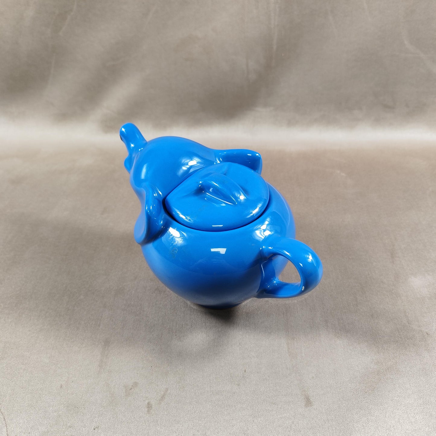 Théière Publicitaire en forme d'éléphant Lipton en céramique bleu Made in France Vintage 1980