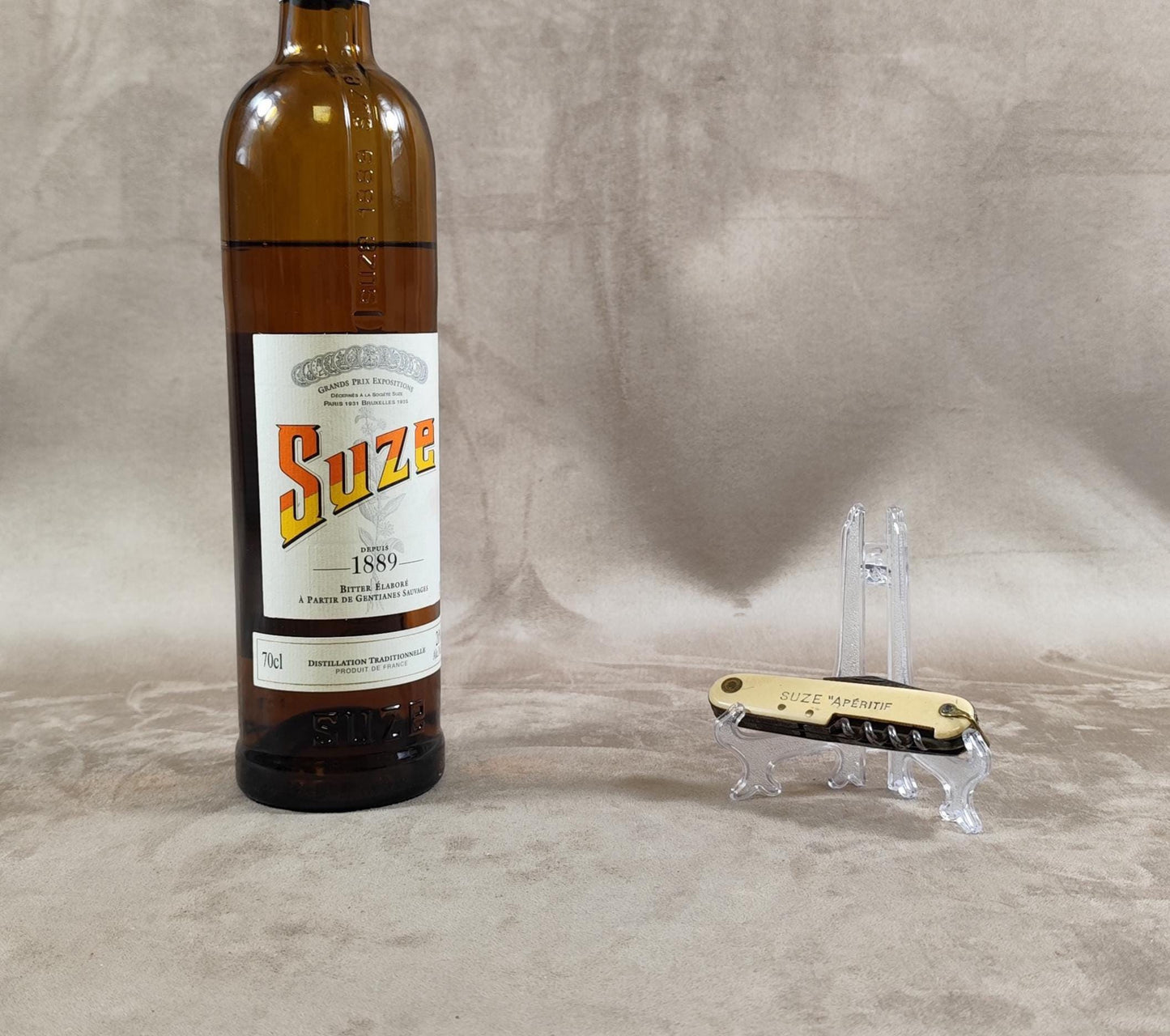 Couteau pliant Suze en métal et plastique Made in France Vintage 1960