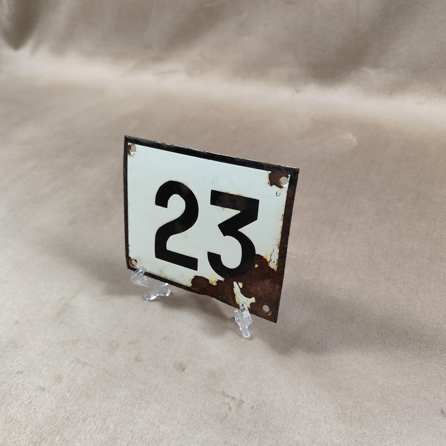 RARE Plaque de rue de ville Française Numéro 23 en tôle émaillée blanche Made in France Vintage 1950