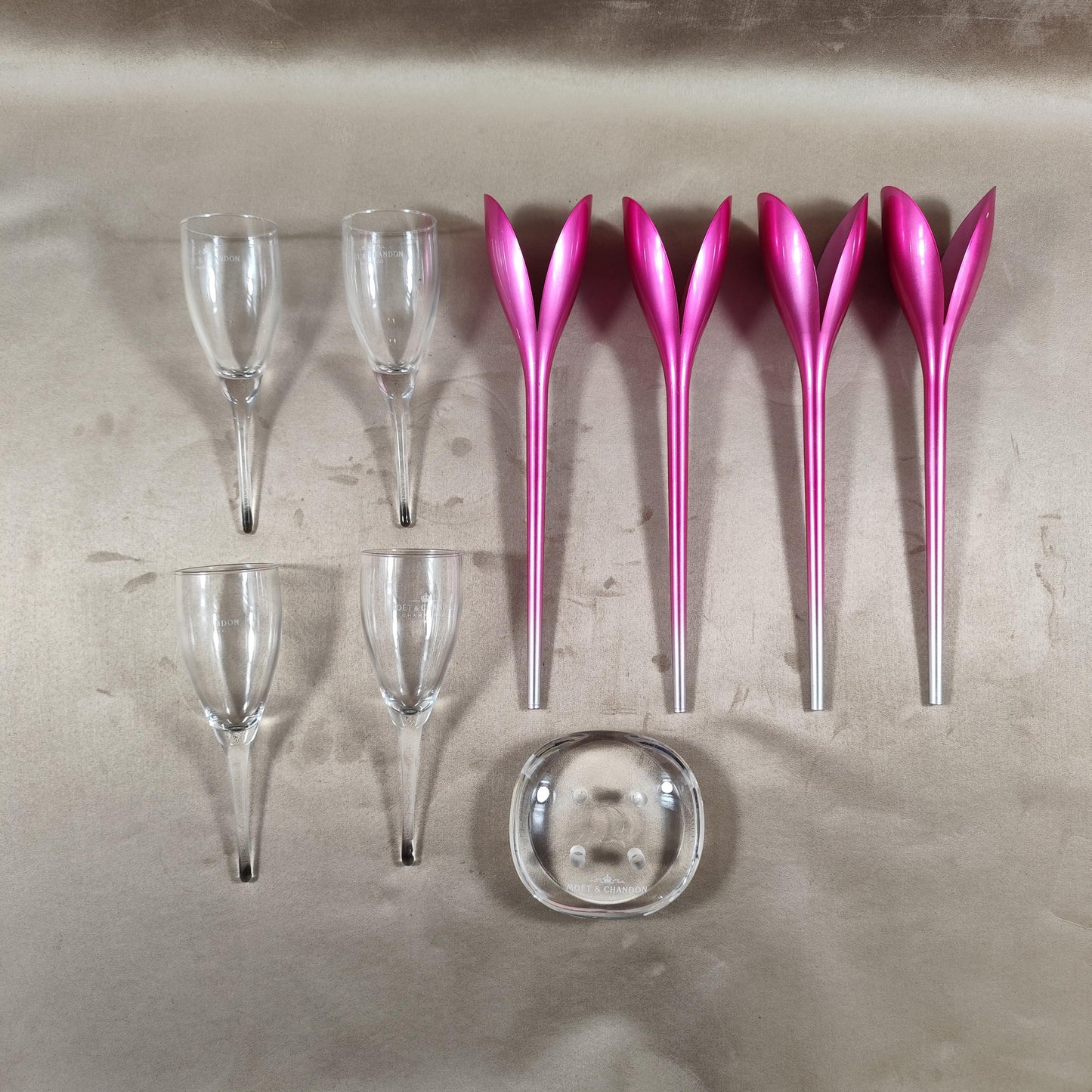 RARE Porte flûte 4 coupes à Champagne Moet et Chandon en forme de fleurs en plastique Made in France Vintage 1980