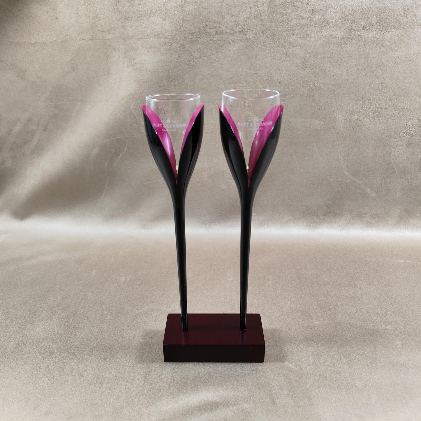 RARE Porte flûte 2 coupes à Champagne Moet et Chandon en forme de fleurs en plastique Made in France Vintage 1980