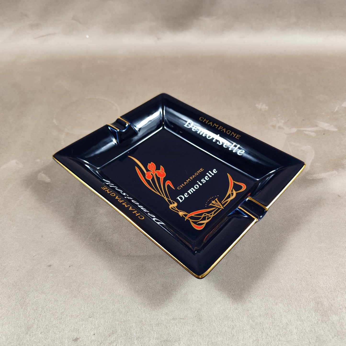 RARE Cendrier Publicitaire Champagne Demoiselle Vranken par Revol Made in France Vintage 1970