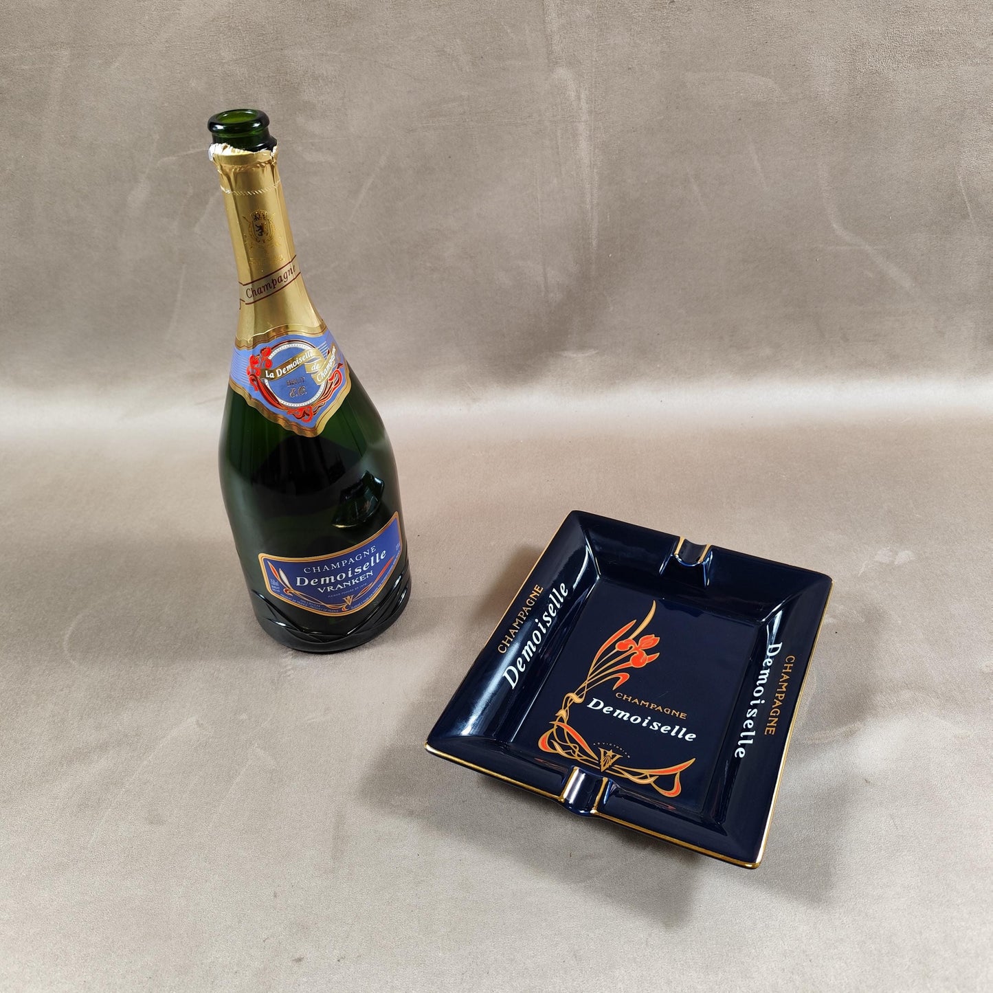 RARE Cendrier Publicitaire Champagne Demoiselle Vranken par Revol Made in France Vintage 1970