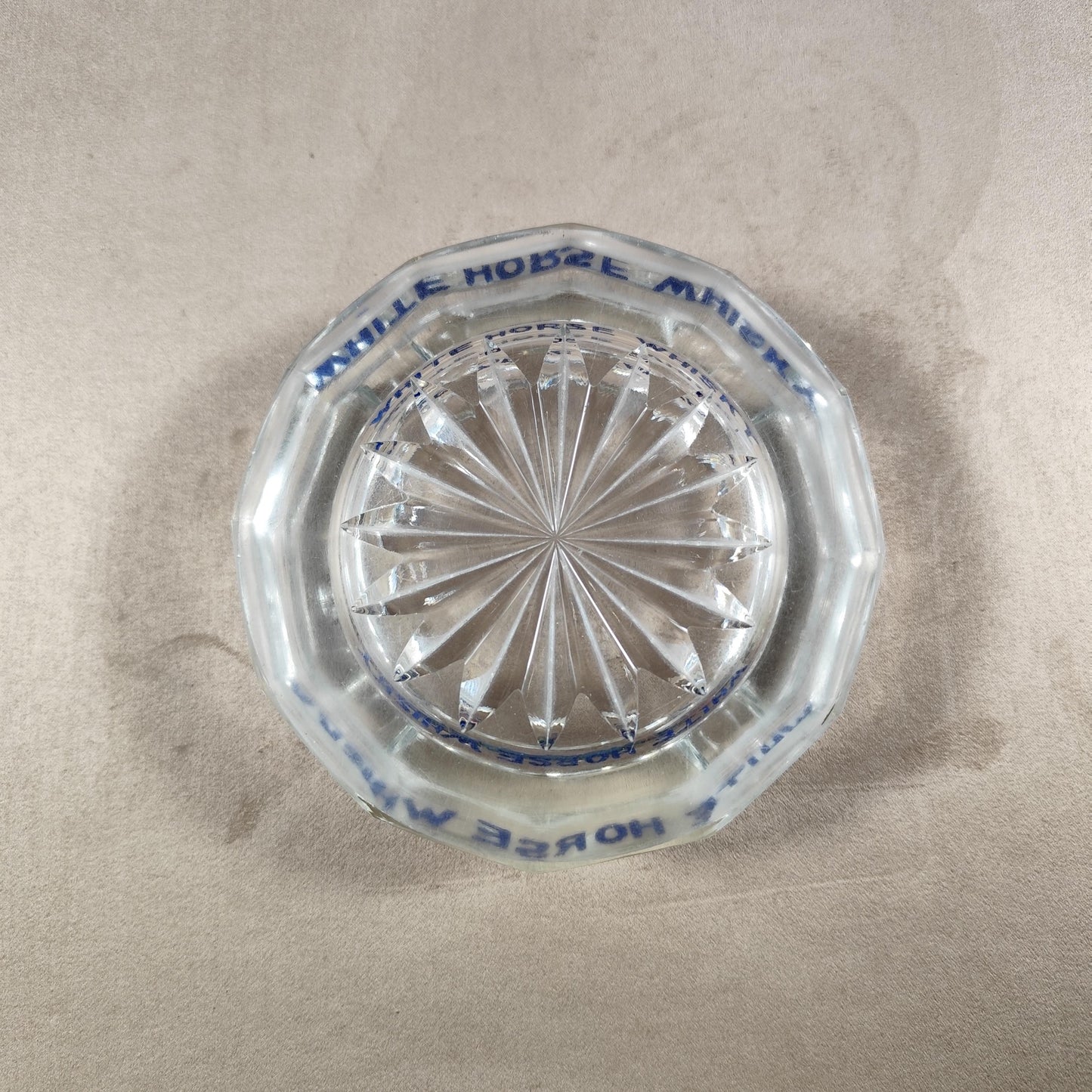 Cendrier Publicitaire White Horse Scotch Whisky en verre Made in France Vintage 1970