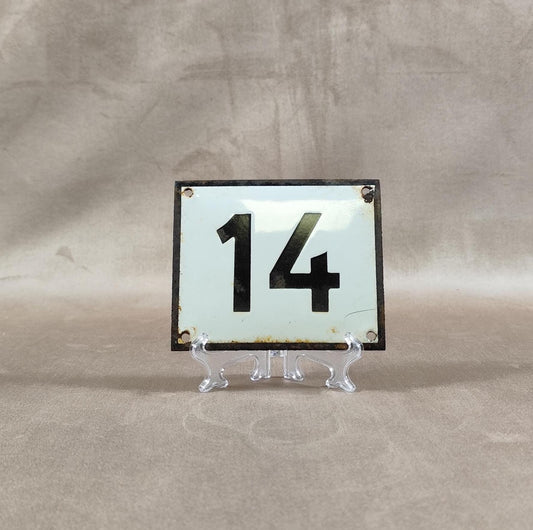 RARE Plaque de rue de ville Française Numéro 14 en tôle émaillée blanche Made in France Vintage 1950