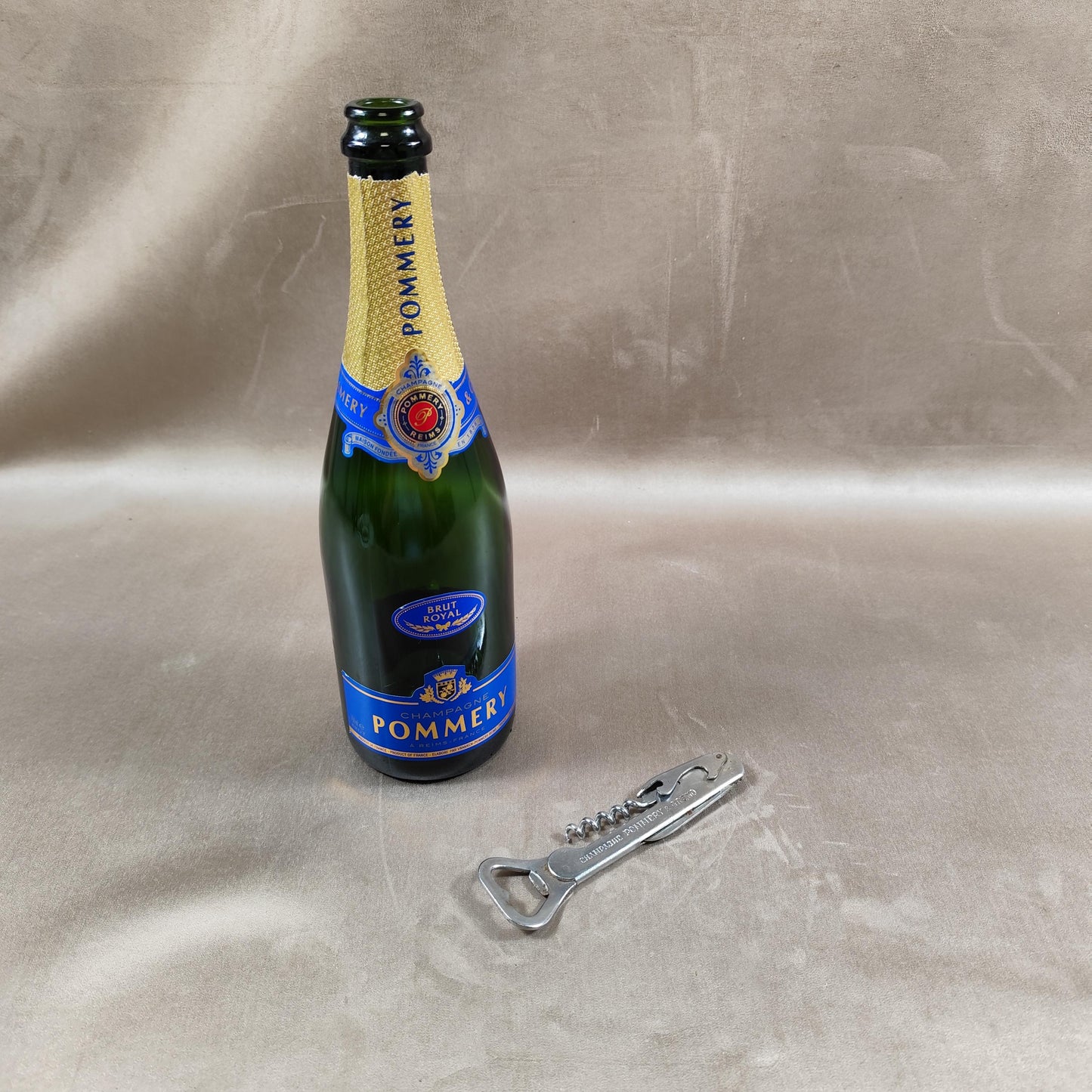 Décapsuleur, Tire-bouchon Champagne Pommery en métal Made in France Vintage 1970