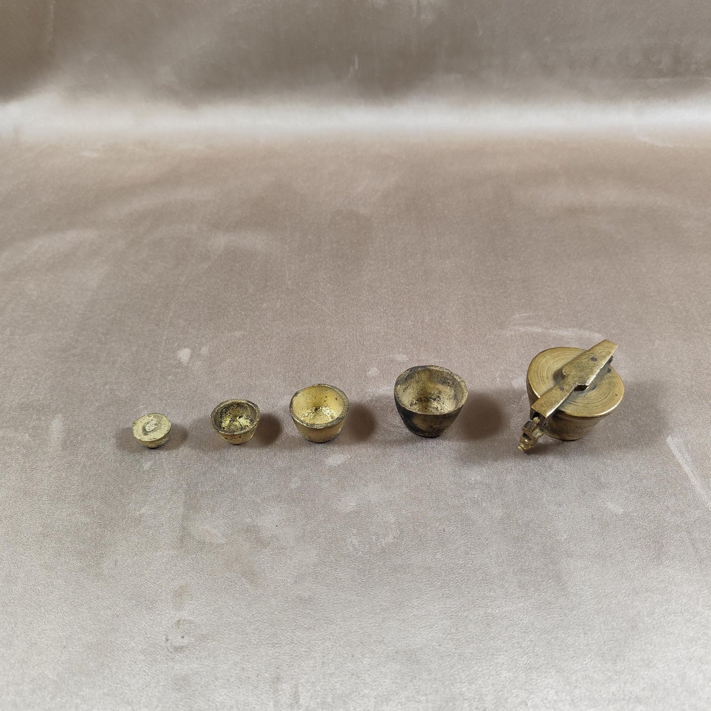 RARE Pile de poids en bronze dit "Pile de Charlemagne ou de Nuremberg" Made in France Vintage 1930