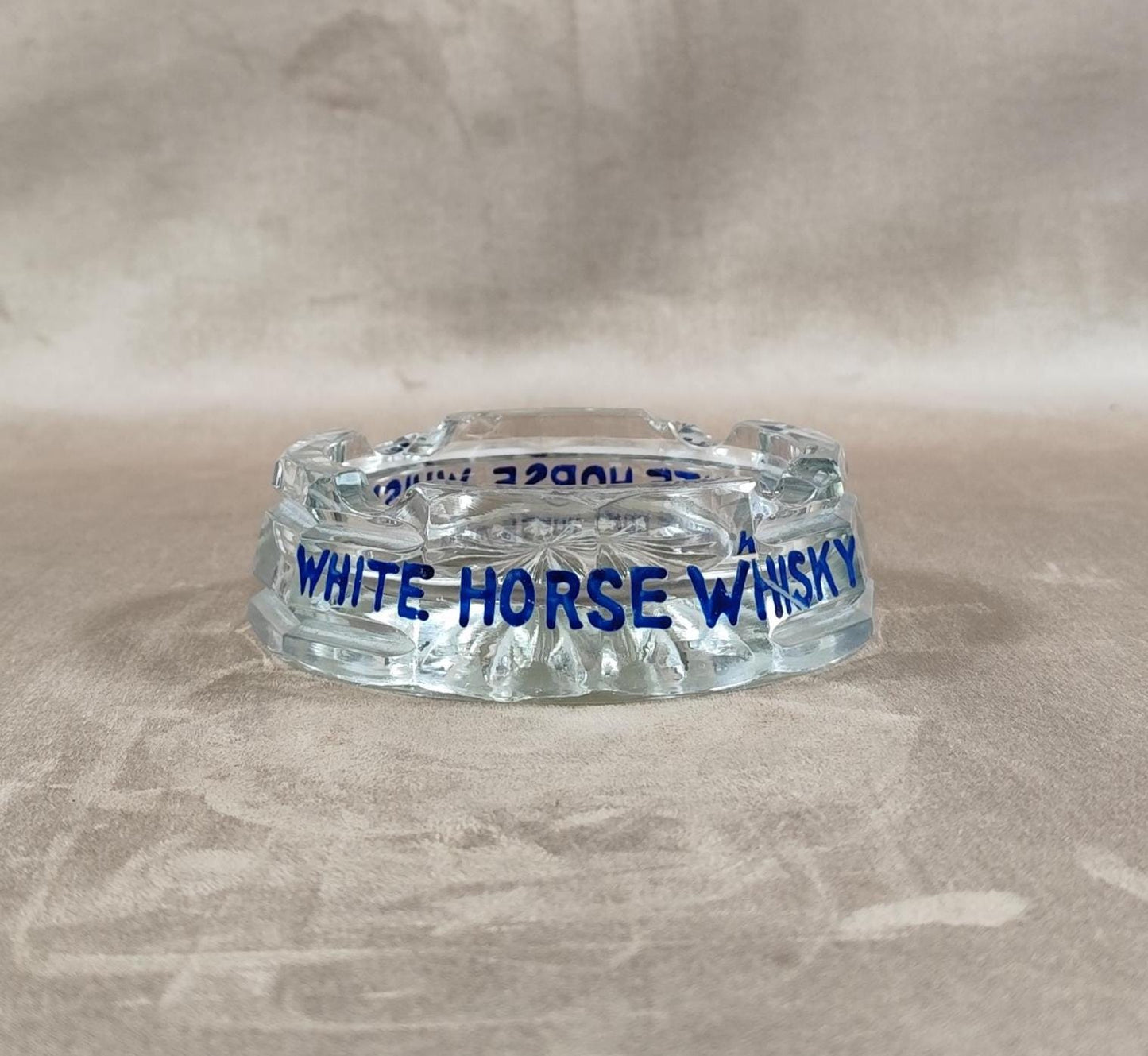 Cendrier Publicitaire White Horse Scotch Whisky en verre Made in France Vintage 1970