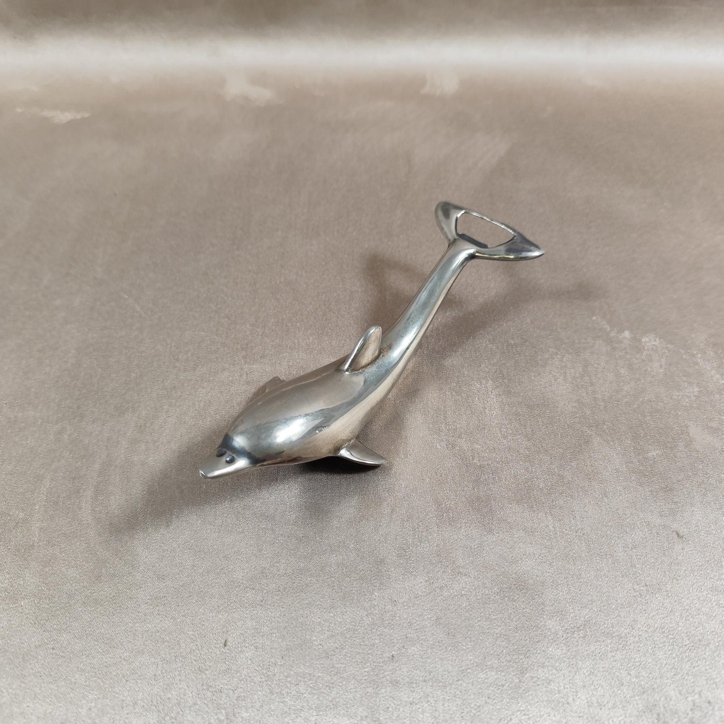 Décapsuleur, Ouvre bouteille en métal en forme de Dauphin Made in France Vintage 1970