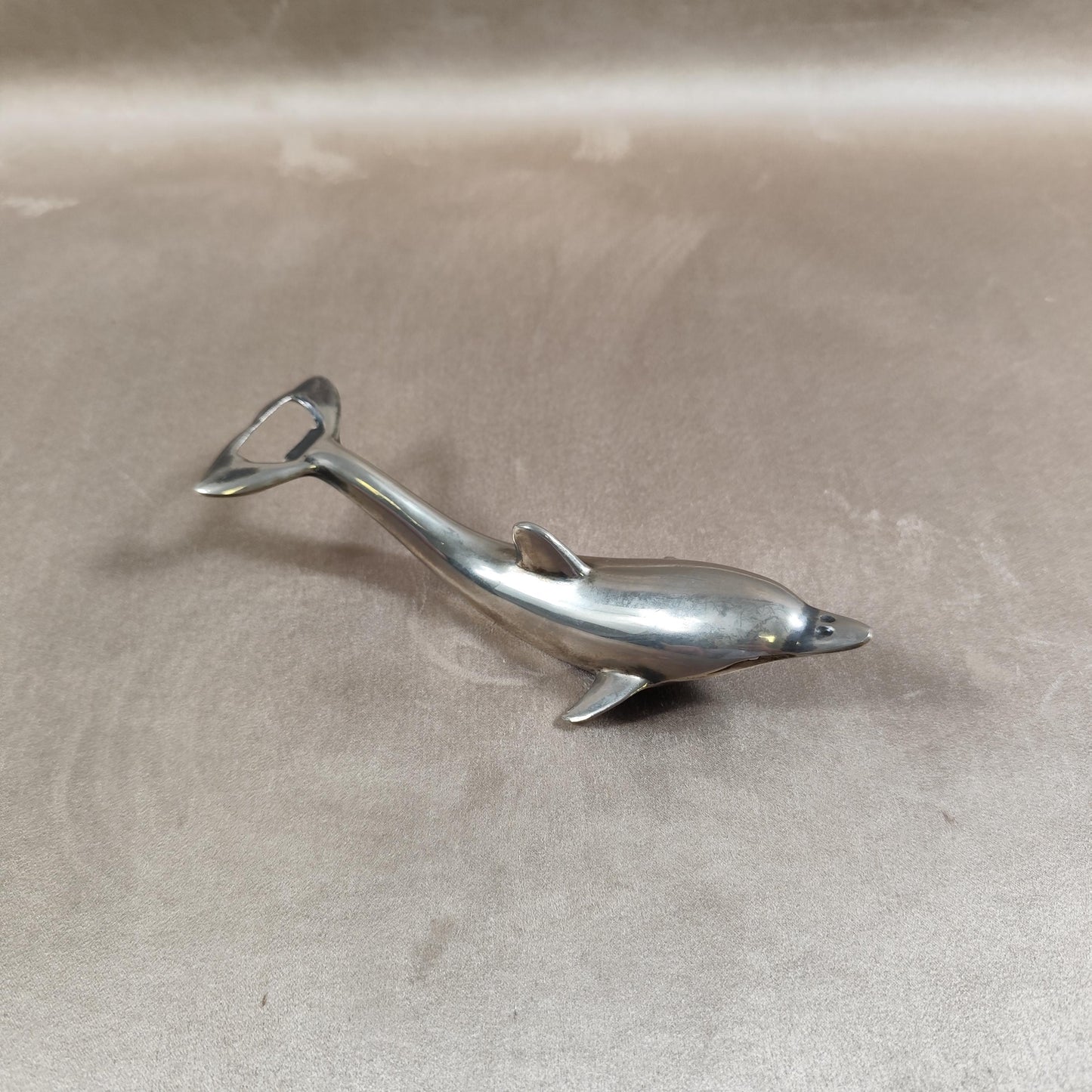 Décapsuleur, Ouvre bouteille en métal en forme de Dauphin Made in France Vintage 1970