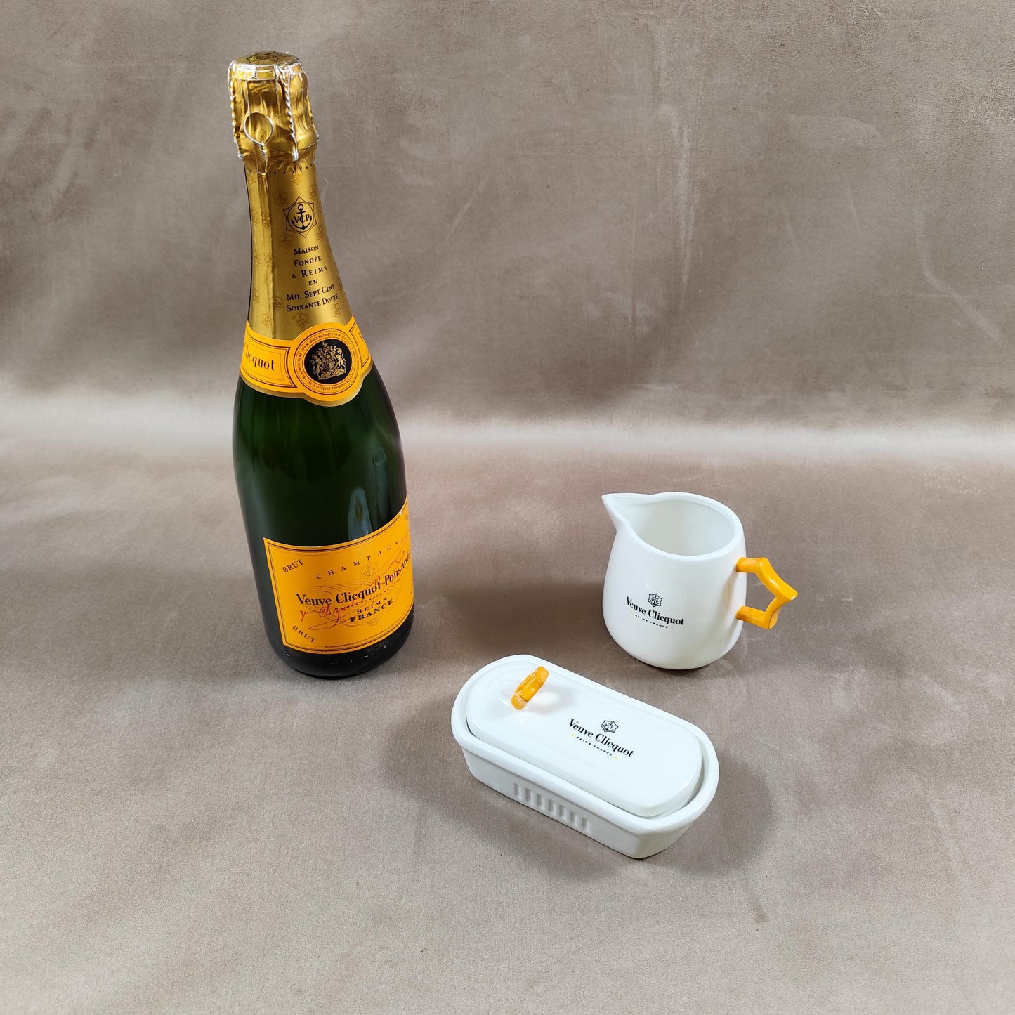 VERY RARE Service de table Champagne Veuve Clicquot Ponsardin en faïence Made in France Vintage 1980