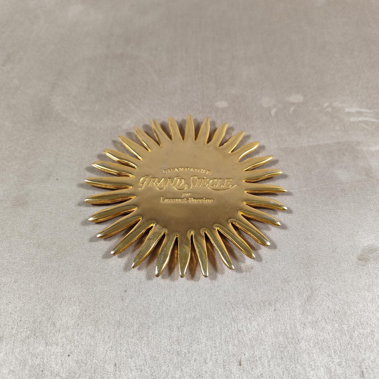 Aimant Magnet Champagne Laurent-Perrier Cuvée Grand Siècle en Métal Made in France Vintage 1980