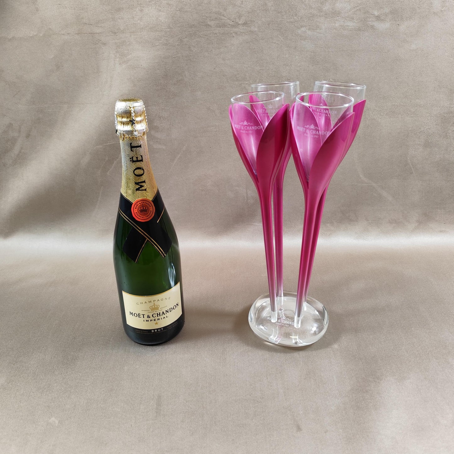 RARE Porte flûte 4 coupes à Champagne Moet et Chandon en forme de fleurs en plastique Made in France Vintage 1980