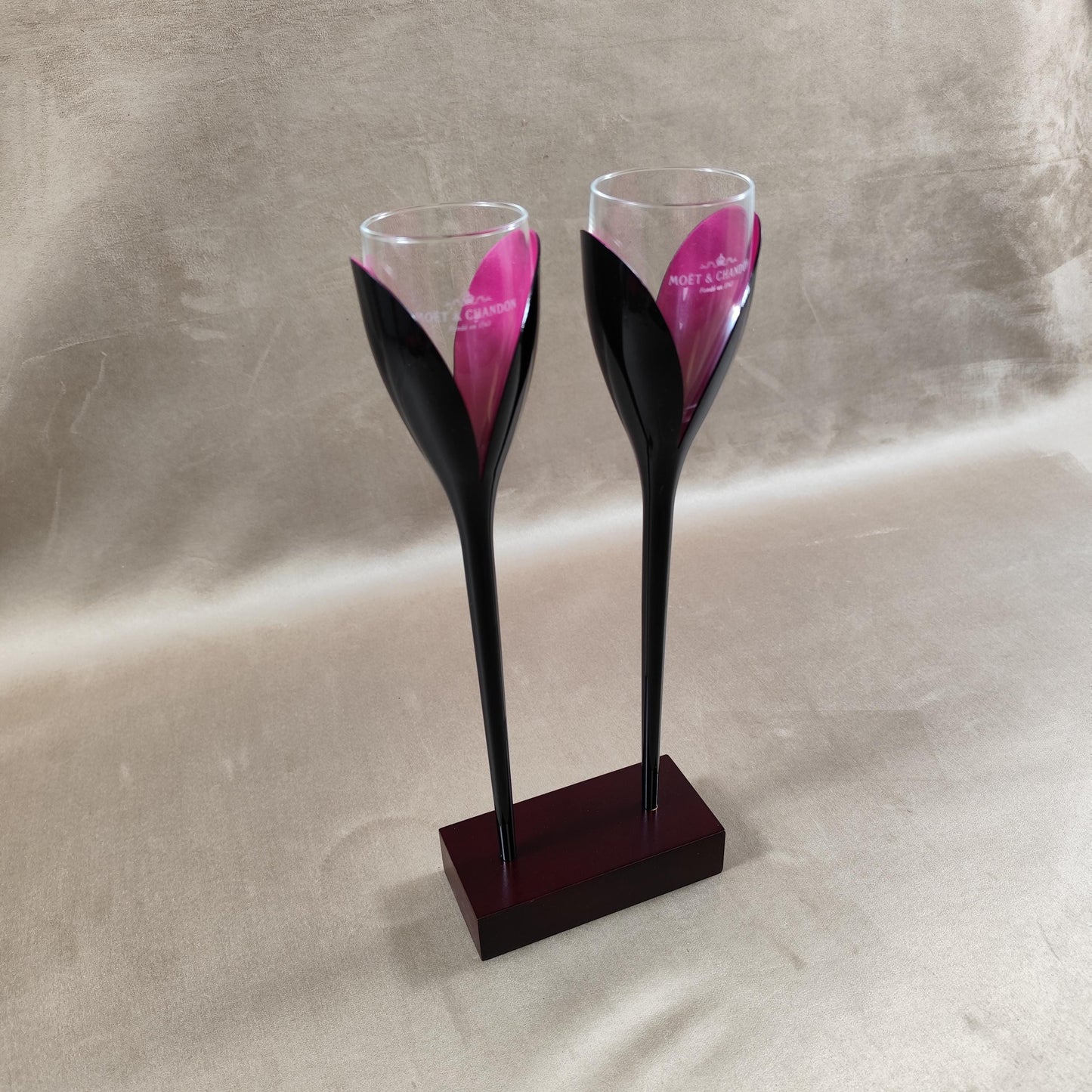 RARE Porte flûte 2 coupes à Champagne Moet et Chandon en forme de fleurs en plastique Made in France Vintage 1980
