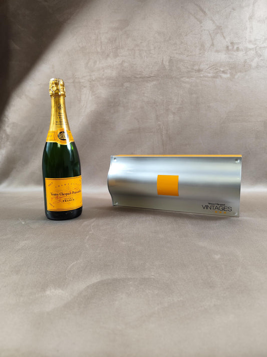 Etui de bouteille de champagne Veuve Clicquot Ponsardin en plastique Made in France Vintage 2000