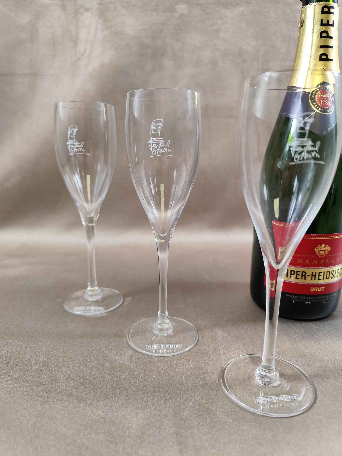 Lot de 6 flûtes à Champagne Piper-Heidsieck par Jean Paul Gaultier en cristal Made in France Vintage 1990