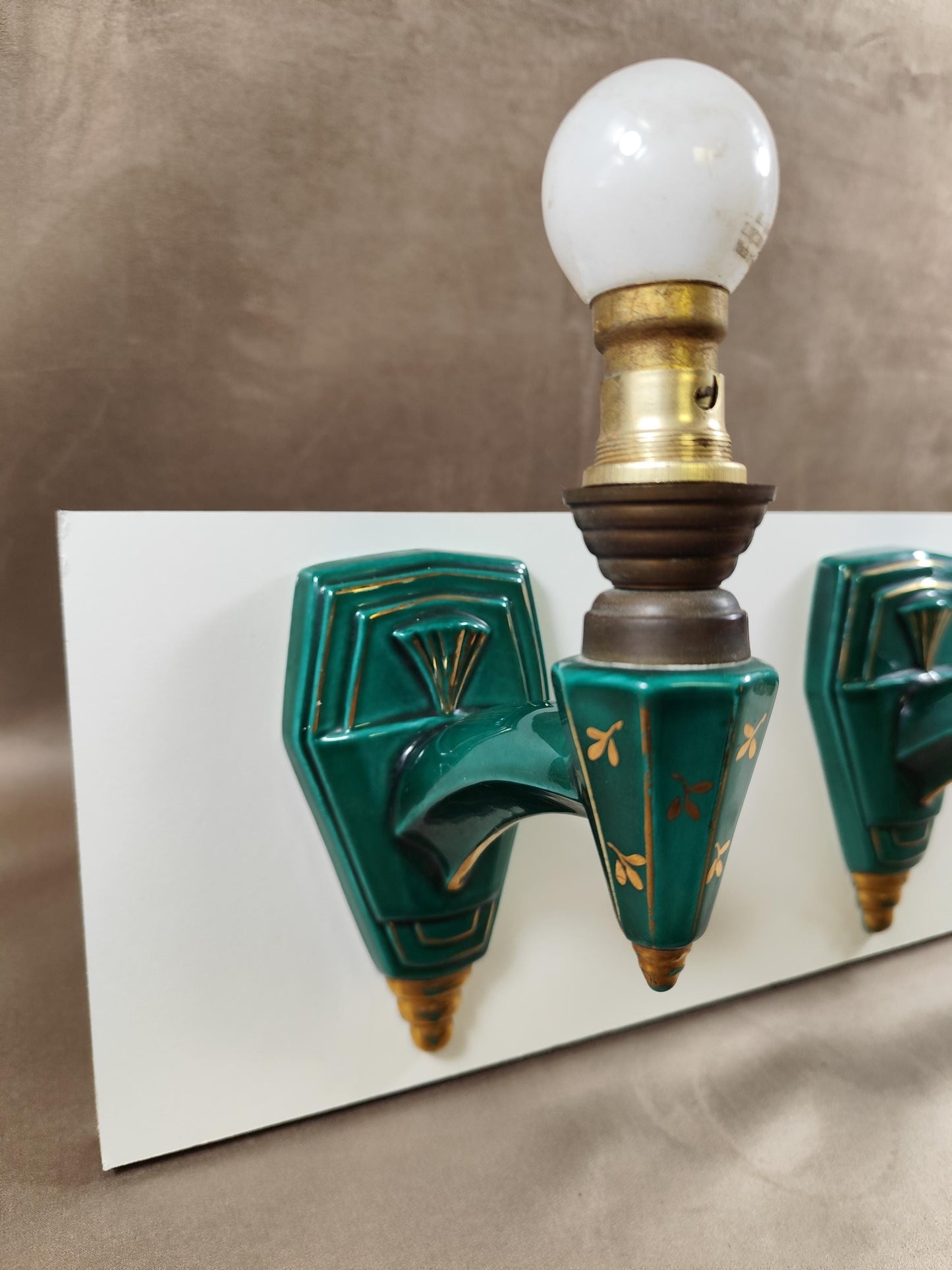 Lot de 2 appliques murales Art déco en céramique émaillée verte et dorée Made in France Vintage 1940