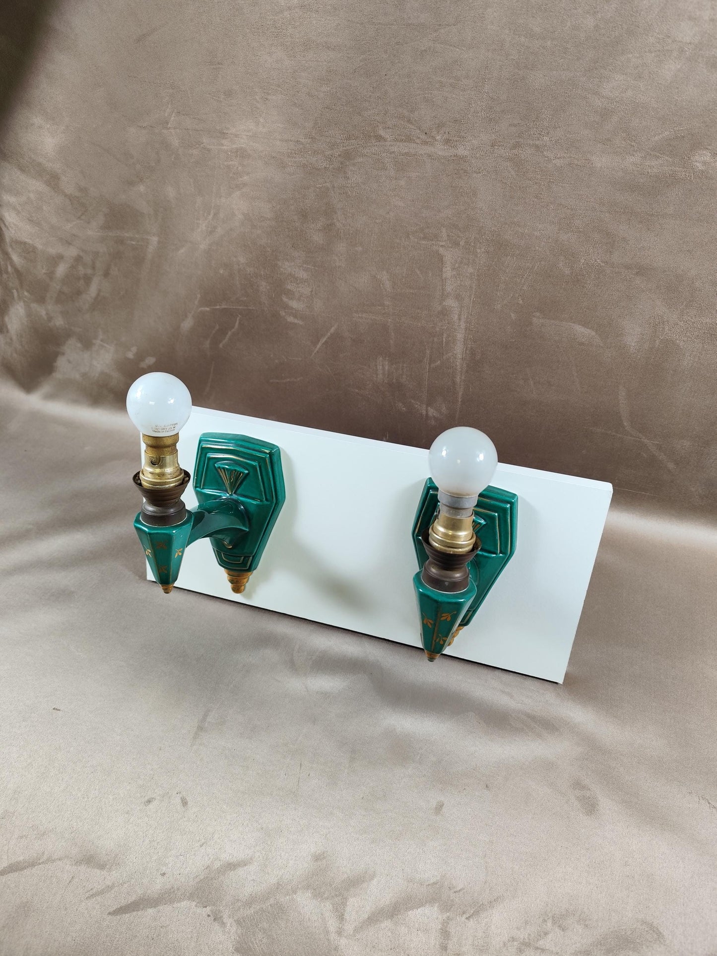 Lot de 2 appliques murales Art déco en céramique émaillée verte et dorée Made in France Vintage 1940