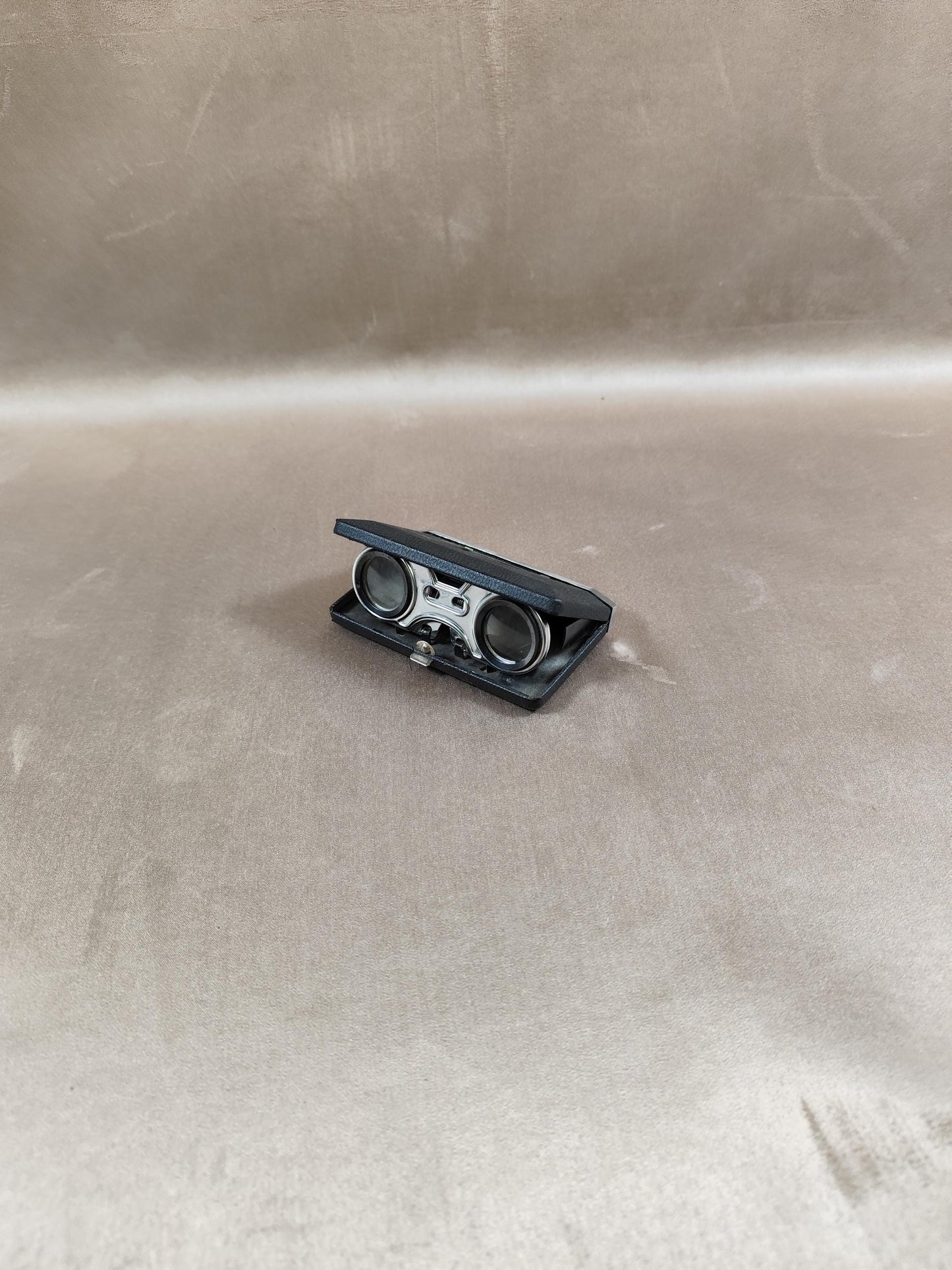 Paire de jumelles pliantes de spectacle Made in Japan Vintage 1960