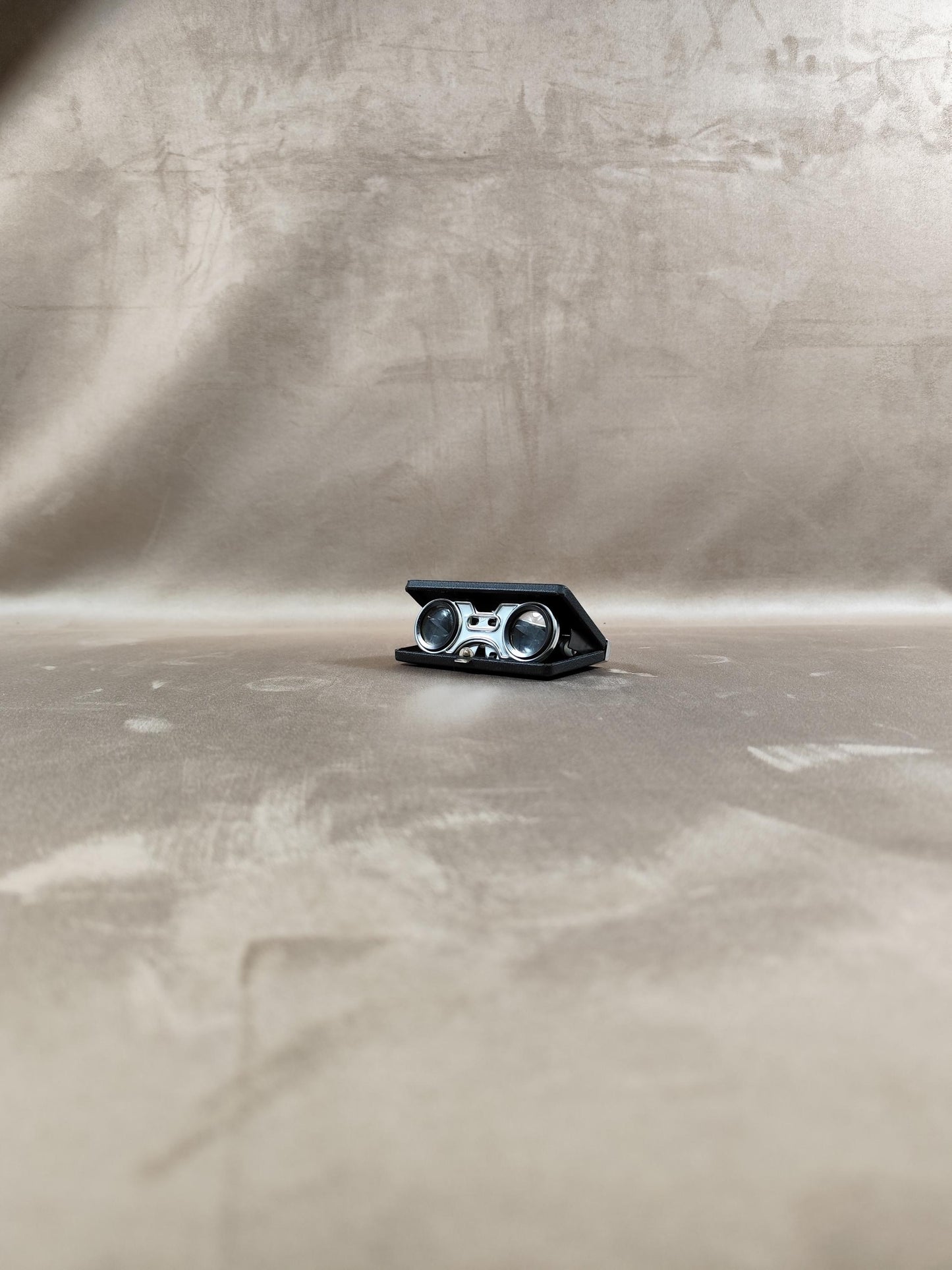 Paire de jumelles pliantes de spectacle Made in Japan Vintage 1960