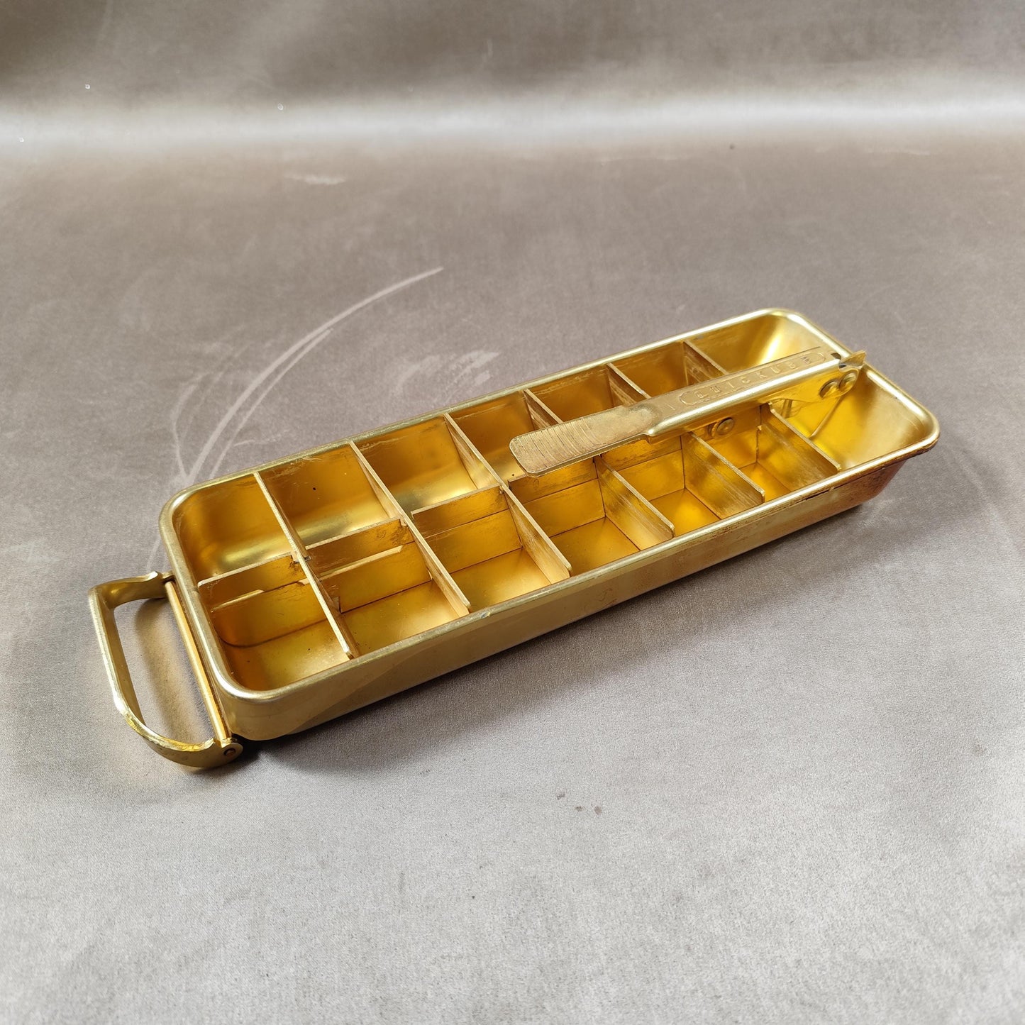 Bac à glaçons QUICKUBE en alu doré Made in France Vintage 1970