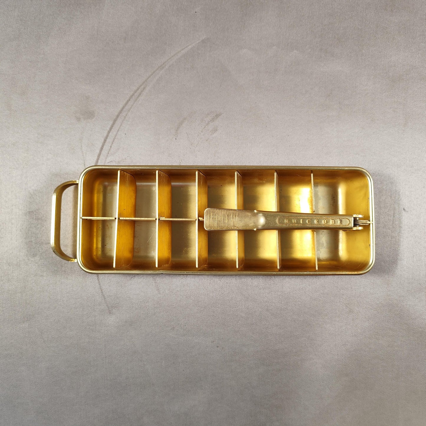 Bac à glaçons QUICKUBE en alu doré Made in France Vintage 1970