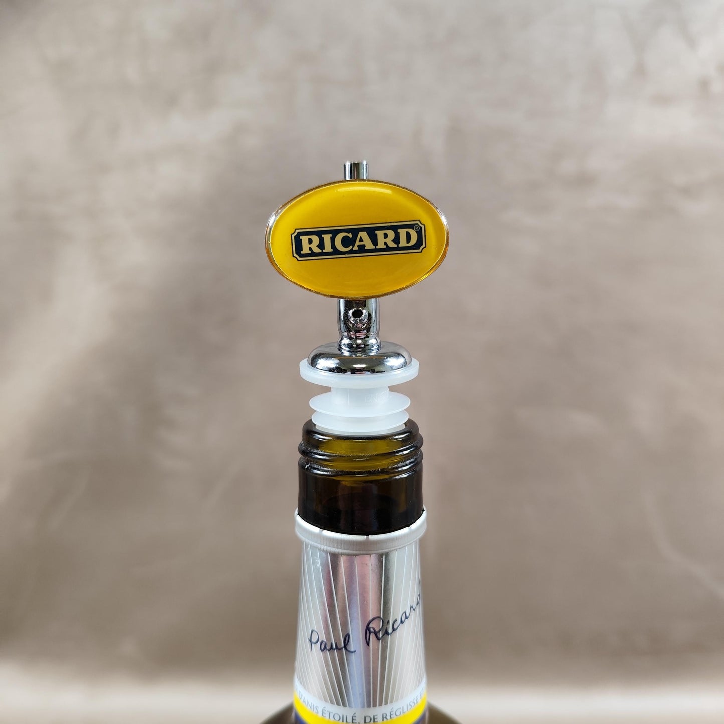 Bouchon de bouteille Ricard en plastique et métal Made in France Vintage 1980
