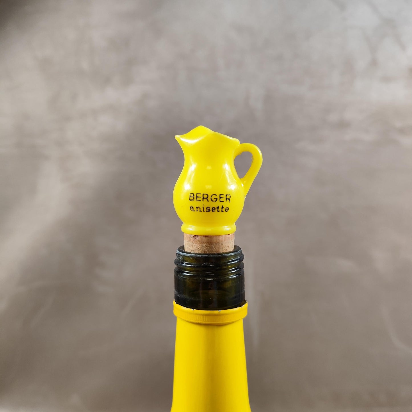 Bouchon de bouteille Berger Anisette en plastique Made in France Vintage 1980