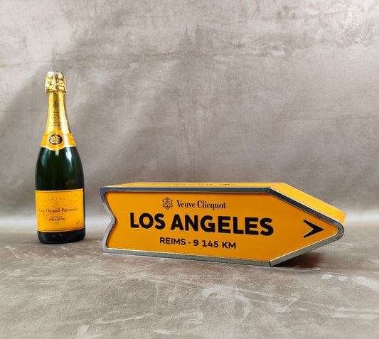 RARE Veuve Clicquot boite en métal orange panneau flèche LOS ANGELES Made in France Vintage 1990