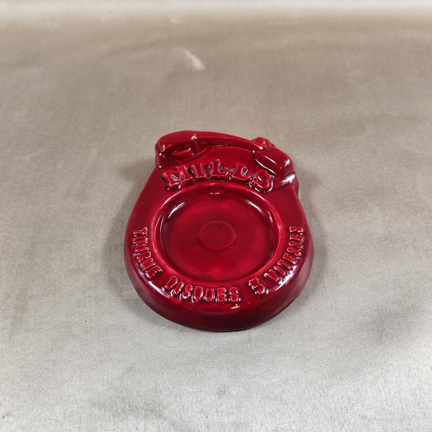 Cendrier en forme de tourne disque Mills Made in France Vintage 1980