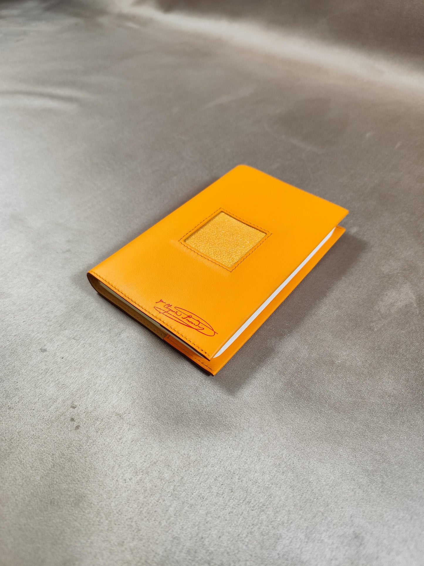 Carnet Champagne Veuve Clicquot Ponsardin en cuir galuchat Made in France Vintage 1990