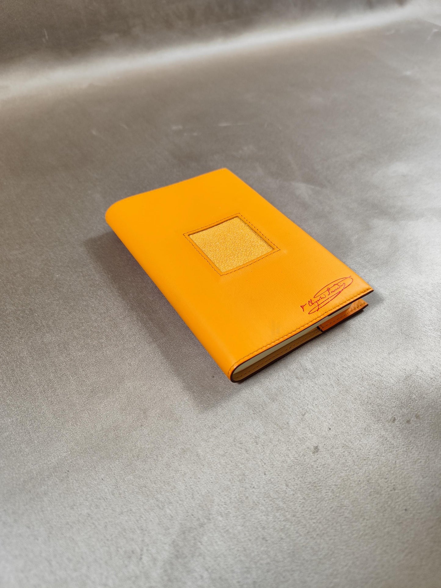 Carnet Champagne Veuve Clicquot Ponsardin en cuir galuchat Made in France Vintage 1990