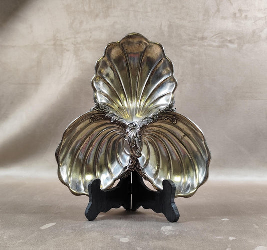 Plat apéritif en forme de coquillage en métal Made in France Vintage 1970