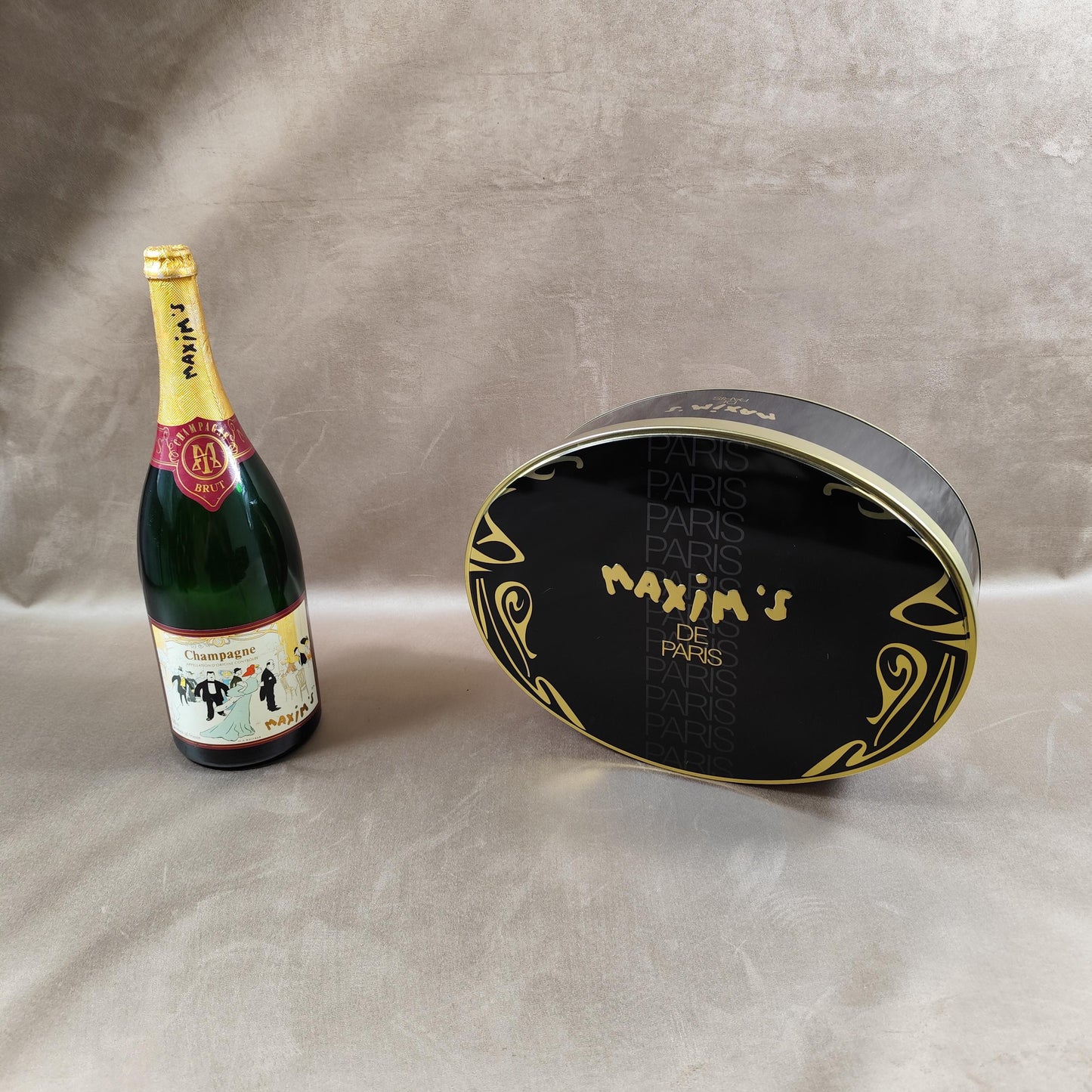 Boite Maxim's de Paris en aluminium Made in France Vintage 1970