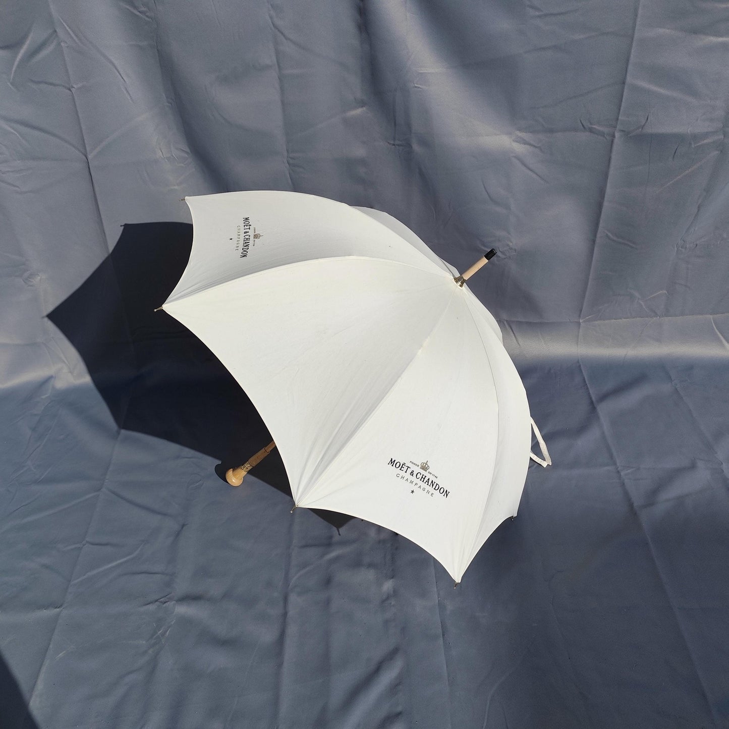 RARE Parapluie de Cherbourg Champagne Moët & Chandon Made in France Vintage 1990