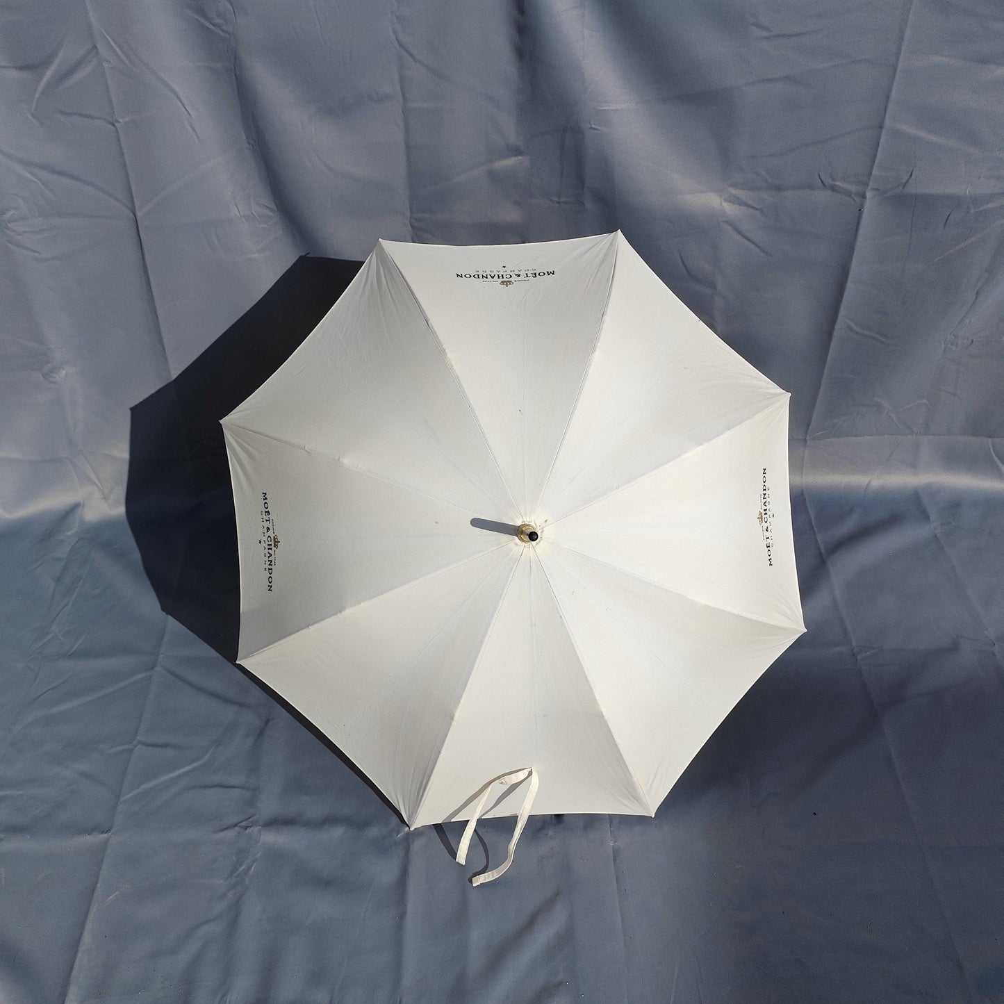 RARE Parapluie de Cherbourg Champagne Moët & Chandon Made in France Vintage 1990