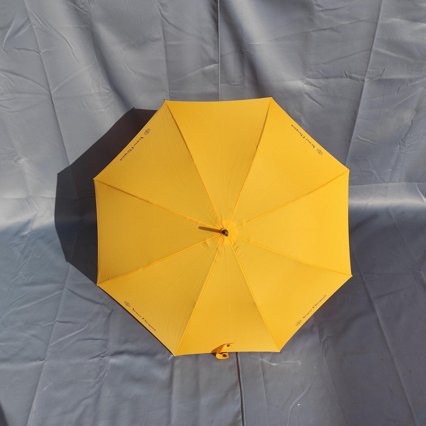 RARE Parapluie Champagne Veuve Clicquot Ponsardin Made in France Vintage 1990