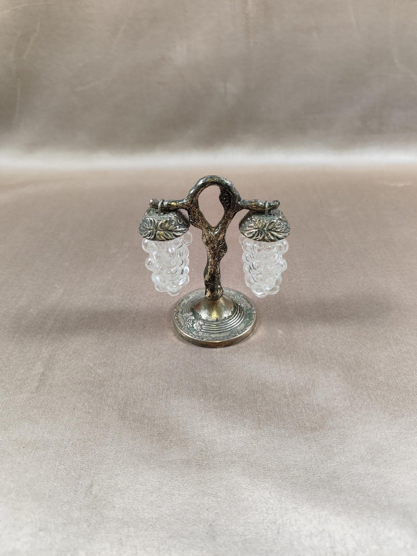 Salière et poivrière en métal argenté et verre forme grappe raisin Made in France Vintage 1950