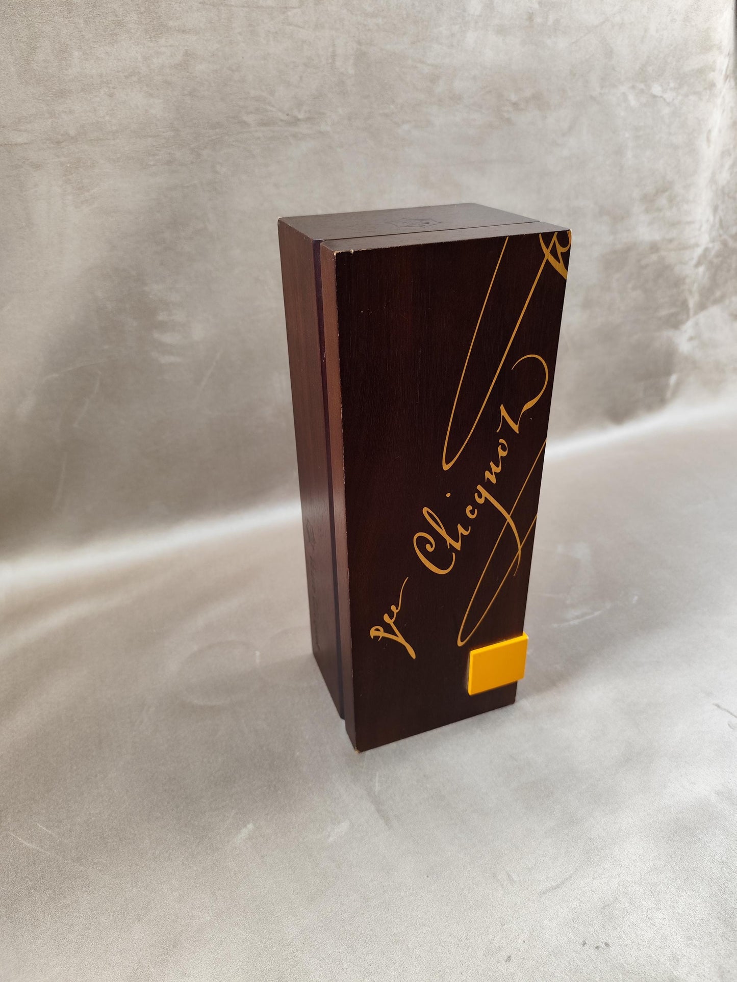 Caisse en bois pour Bouteille de Champagne Veuve Clicquot Ponsardin Made in France Vintage Cave privée 1980